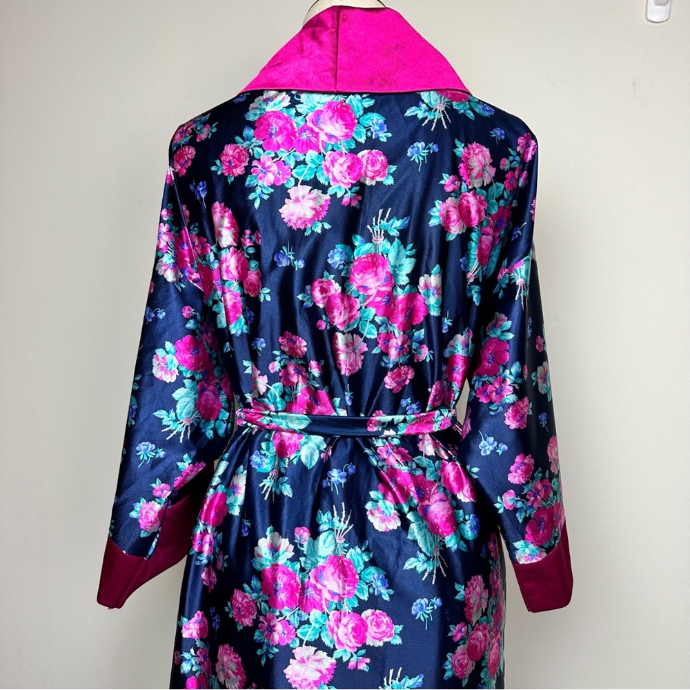 Vintage Floral Robe - Picture 5 of 7